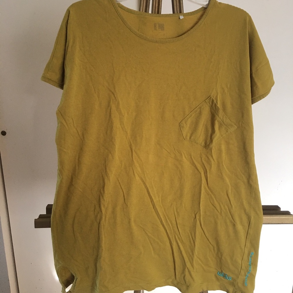 SIMPLE MUSTARD T-SHIRT
